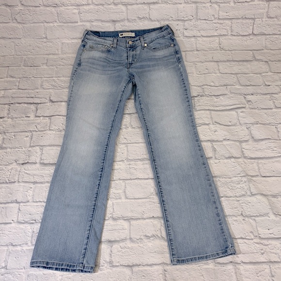 Levi's Denim - Levi Jeans 505 Straight Leg Red tag Size 8/29 Lighter wash denim Straight